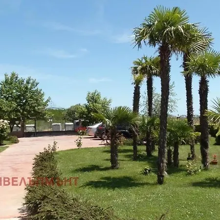 Garden View In Chateau Marina Несебър